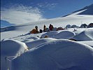 Mit Schiern will das Team den 7.546 m hohen Berg bezwingen. Die Bilder stammen von Oberst Josef Stampfl, der im Vorjahr an einer Muztagata-Expedition teilnahm.