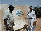 Minister Darabos mit einem Vertreter der UN-Flüchtlingshilfe UNHCR.