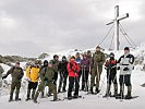 Die Kärntner Soldaten und ihre Partner von der Landesversicherung am Gipfel des Großen Sauofen.