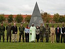 Ein gemeinsames Team aus SHIRBRIG-Soldaten und afrikanischen Vertretern entwickelt das Start-Paket für die zivil-militärische Zusammenarbeit.