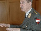 General Raimund Schittenhelm eröffnete den Lehrgang.