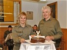 Brigadier Karl Berktold gratuliert Paischer zum Sieg beim Kano-Cup 2006.