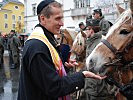 Militärpfarrer Emamnuel Longin wünschte den Haflinger-Pferden eine gute Reise.