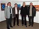 Die Künstler Peter Dely und Reinhard Roithmayr mit dem Schlossherrn Norbert van Handel (li.) und Karin Bergmann.