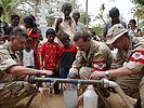 Trinkwasseraufbereitung nach dem Tsunami-Unglück in Sri Lanka. (Bild öffnet sich in einem neuen Fenster)
