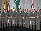 Brigadier Starlinger in der Mitte seiner "Soldaten des Jahres 2007". (Bild öffnet sich in einem neuen Fenster)