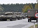 Auf der Panzerstraße herrschte reger Militärverkehr. (Bild öffnet sich in einem neuen Fenster)