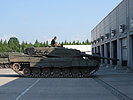 Ein österreichischer "Leopard"-Panzer nach einer Übung. (Bild öffnet sich in einem neuen Fenster)
