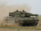 Kampfpanzer "Leopard" 2A4... (Bild öffnet sich in einem neuen Fenster)