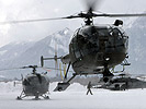 Fliegerteams trainieren mit Alouette III im Gebirge.