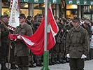 Flaggenparade am Rathausplatz von Saalfelden. (Bild öffnet sich in einem neuen Fenster)