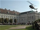 ...gefolgt von der Agusta Bell 212,... (Bild öffnet sich in einem neuen Fenster)