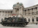 Der Bergepanzer M-88 vor der Hofburg. (Bild öffnet sich in einem neuen Fenster)