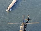 Ein "Black Hawk" beim Überflug der Donau. (Bild öffnet sich in einem neuen Fenster)