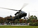 Der S-70 "Black Hawk" landete wie in den Vorjahren sicher am Heldenplatz. (Bild öffnet sich in einem neuen Fenster)