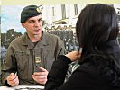 Fähnriche der Militärakademie informierten über die Offiziersausbildung. (Bild öffnet sich in einem neuen Fenster)