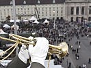 Der Solotrompeter der Garde bläst den "Zapfenstreich". (Bild öffnet sich in einem neuen Fenster)