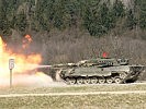 9.4.: Ein Kampfpanzer "Leopard" 2A4 im scharfen Schuss. (Bild öffnet sich in einem neuen Fenster)
