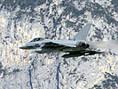 15.5.: Ein Eurofighter über dem Flughafen Innsbruck. (Bild öffnet sich in einem neuen Fenster)
