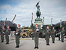19.10.: Soldaten der Garde am Wiener Heldenplatz. (Bild öffnet sich in einem neuen Fenster)