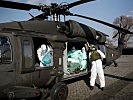 29.3.: Ein erkrankter EUFOR-Soldat wird nach Österreich geflogen. (Bild öffnet sich in einem neuen Fenster)