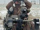 Soldaten mit Mistral. (Bild öffnet sich in einem neuen Fenster)