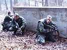 Tschechische Soldaten unmittelbar vor dem Aufklärungsziel. (Bild öffnet sich in einem neuen Fenster)