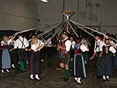 Kulurelle Tanzvorführung "Bandltanz" bei der Eröffnung. (Bild öffnet sich in einem neuen Fenster)