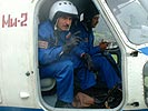 Russisches Team in ihrer Mi-2. (Bild öffnet sich in einem neuen Fenster)