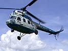 Mit äußerster Präzision nähert sich eine russische Mi-2 dem Zieltisch. (Bild öffnet sich in einem neuen Fenster)