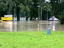 Kreuzung in Emmersdorf unter Wasser. (Bild öffnet sich in einem neuen Fenster)