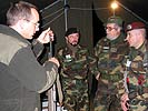 Einschulung der Nationen am Sturmgewehr 77. (Bild öffnet sich in einem neuen Fenster)