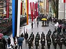Die Teams sind zur großen Siegerehrung am Hauptplatz von Lienz angetreten. (Bild öffnet sich in einem neuen Fenster)