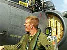 Ein amerikanischer Austauschpilot bei der 4.Staffel der RAF. (Bild öffnet sich in einem neuen Fenster)