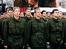 26.10.2001
Mit abgenommenem Innenhelm vor dem... (Bild öffnet sich in einem neuen Fenster)