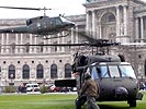 Anflug einer Agusta Bell 212. (Bild öffnet sich in einem neuen Fenster)