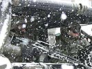 Alpini Soldaten sichern aus dem Fahrzeug. (Bild öffnet sich in einem neuen Fenster)