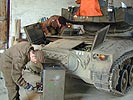 Panzerinstandsetzung. (Bild öffnet sich in einem neuen Fenster)