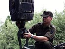 Soldat auf Bergepanzer "Büffel". (Bild öffnet sich in einem neuen Fenster)