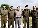 Mjr Pfeiffer, GenLt Entacher, Bundesminister, Bgdr Prader, Vzlt Hangl. (Bild öffnet sich in einem neuen Fenster)