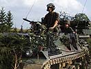Schützenpanzer. (Bild öffnet sich in einem neuen Fenster)