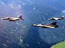 F5 im Verbund mit Saab Draken und Saab 105. (Bild öffnet sich in einem neuen Fenster)