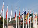 In der Raabkaserne: die Fahnen der teilnehmenden Nationen. (Bild öffnet sich in einem neuen Fenster)