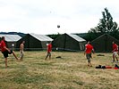 Andere Sportler spielten Ball. (Bild öffnet sich in einem neuen Fenster)