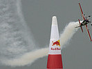 Topgun Mike Mangold fliegt zum Sieg. (Bild öffnet sich in einem neuen Fenster)