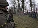 Einmal mehr erfüllt die Peace Force ihre Mission auf professionelle Weise. (Bild öffnet sich in einem neuen Fenster)