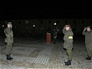 Die angetretene Truppe wird gemeldet. (Bild öffnet sich in einem neuen Fenster)