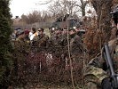 Die internationalen Militärattaches besichtigen die Truppe. (Bild öffnet sich in einem neuen Fenster)
