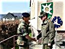 Der stv. Kdt des Eurokorps Generalmajor Löser trifft am Gefechtsstand ein. (Bild öffnet sich in einem neuen Fenster)