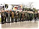Auch das Militärattaché-Korps ist neugierig auf Handwerk 2005. (Bild öffnet sich in einem neuen Fenster)